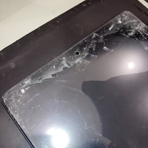 iPad9　ガラス割れ　データそのまま修理　京都駅前