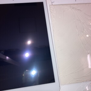 iPad第８世代　ガラス割れ修理　修理後の様子