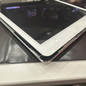 iPad　バッテリーの膨張