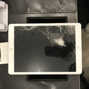 iPad9　ガラス割れ