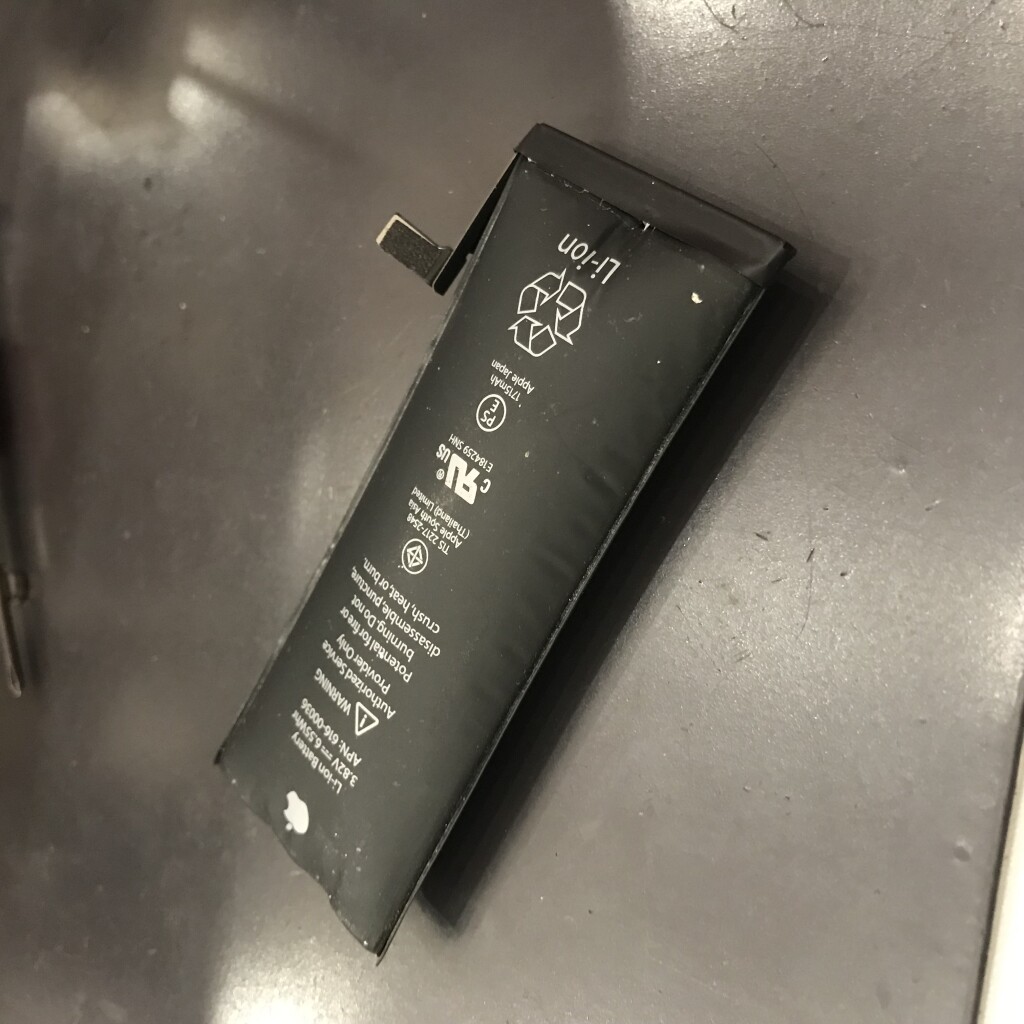 iphoneバッテリー膨張