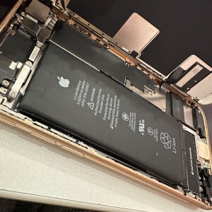 iPhoneバッテリー膨張の修理