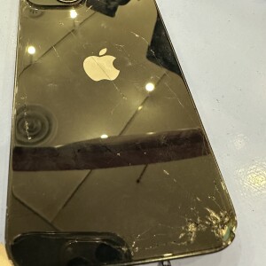 iPhone13背面割れ修理を即日で