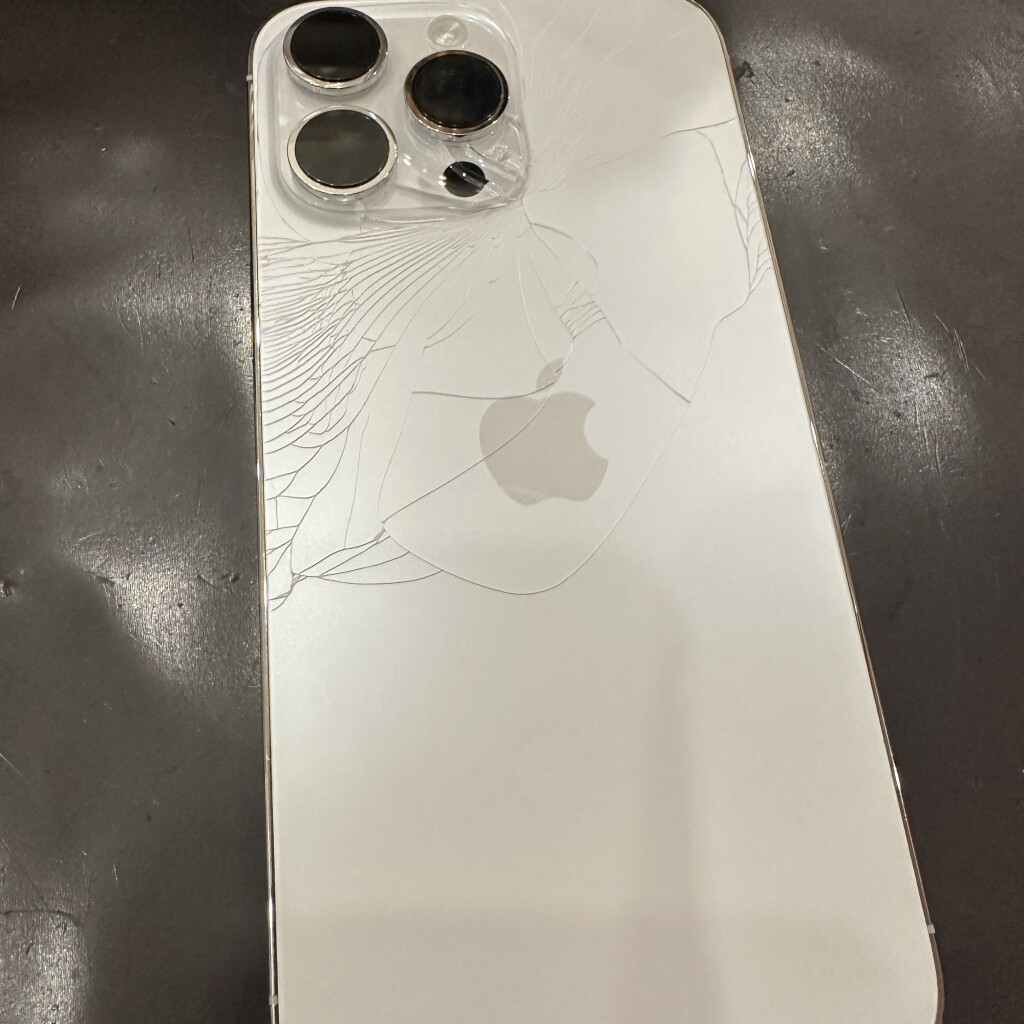 iPhone背面修理　山科区椥辻駅で周辺で即日対応