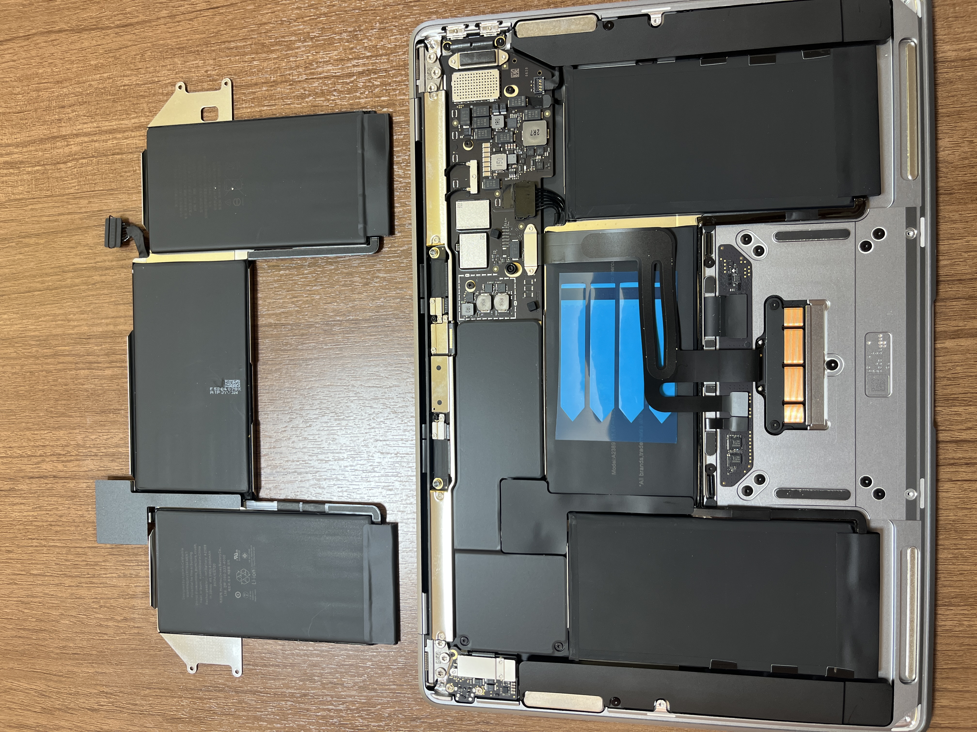 MacBook バッテリー交換写真